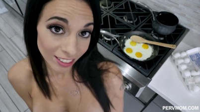 Fried Egg And My Hot Stepmother 8