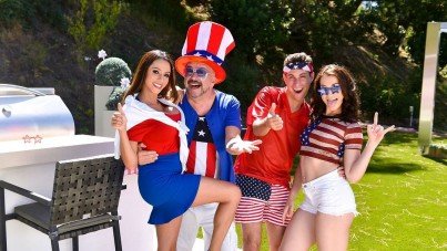 It'S A Crazy Family Holiday! 9